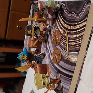 Set of 4 Treasure X characters with accessories